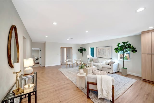 22120 Costanso Street, Woodland Hills, CA 91364 — photo 5 of 27