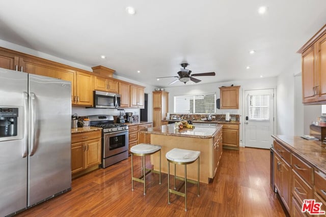 18202 Lake Encino Drive, Encino, CA 91316 — photo 10 of 16