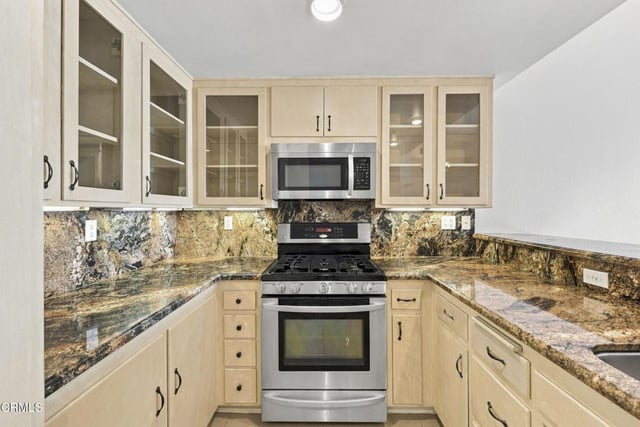 15515 W Sunset Boulevard 504, Pacific Palisades, CA 90272 — photo 12 of 35
