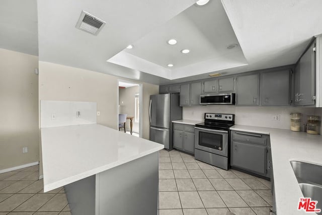 15362 Rhododendron Drive, Santa Clarita, CA 91387 — photo 13 of 49