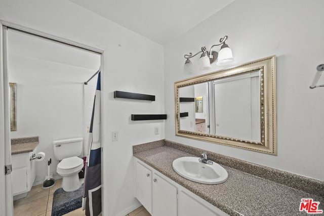 15362 Rhododendron Drive, Santa Clarita, CA 91387 — photo 26 of 49