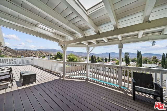 15362 Rhododendron Drive, Santa Clarita, CA 91387 — photo 37 of 49