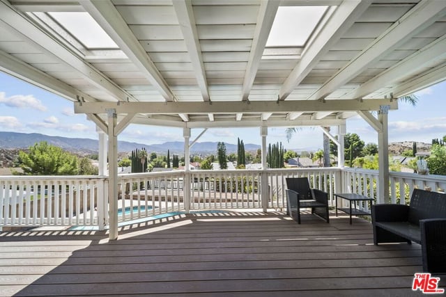 15362 Rhododendron Drive, Santa Clarita, CA 91387 — photo 38 of 49
