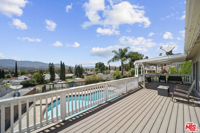 15362 Rhododendron Drive, Santa Clarita, CA 91387 — photo 39 of 49