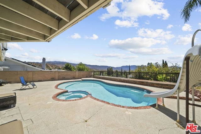 15362 Rhododendron Drive, Santa Clarita, CA 91387 — photo 44 of 49