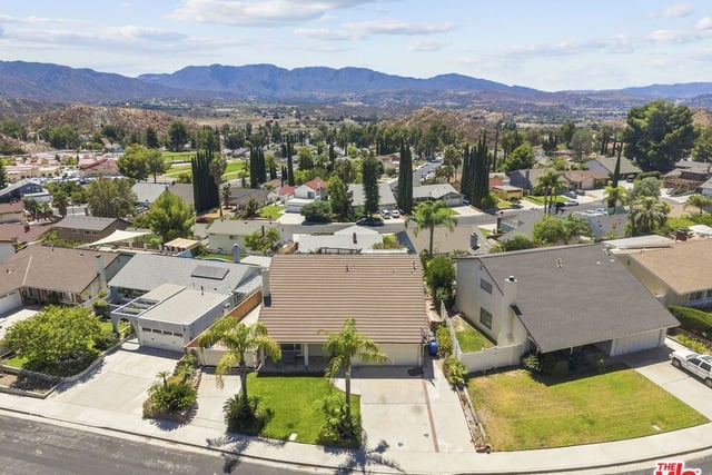 15362 Rhododendron Drive, Santa Clarita, CA 91387 — photo 46 of 49
