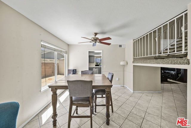 15362 Rhododendron Drive, Santa Clarita, CA 91387 — photo 9 of 49