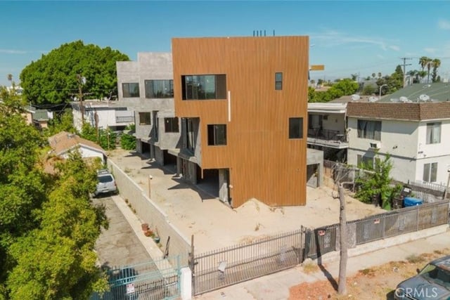 6651 Camellia Avenue, Los Angeles, CA 91606 — photo 33 of 41