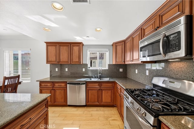 980 S Oxford 303, Los Angeles, CA 90006 — photo 14 of 31