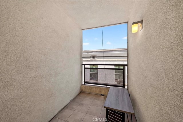 980 S Oxford 303, Los Angeles, CA 90006 — photo 25 of 31
