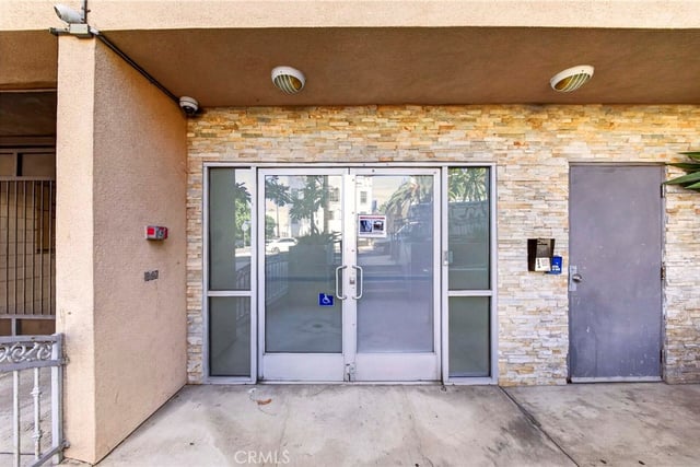 980 S Oxford 303, Los Angeles, CA 90006 — photo 3 of 31