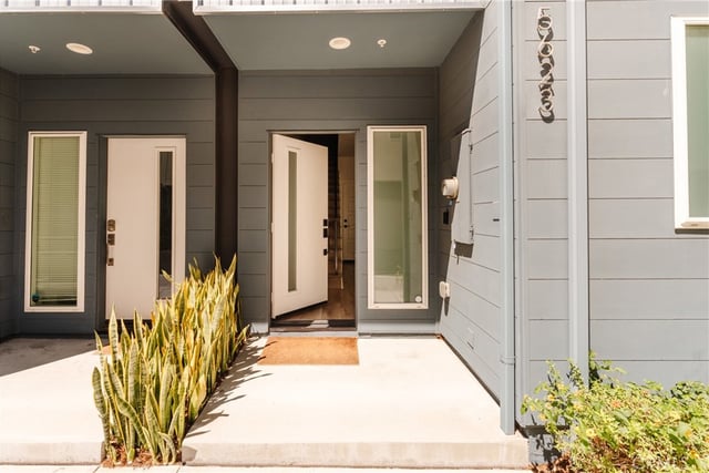 5623 N Bella Blanco, North Hollywood, CA 91601 — photo 4 of 39