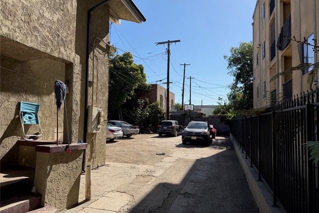 4512 S Figueroa, Los Angeles, CA 90037 — photo 5 of 9