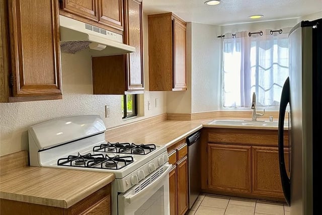 10220 De Soto Avenue 6, Chatsworth, CA 91311 — photo 6 of 25
