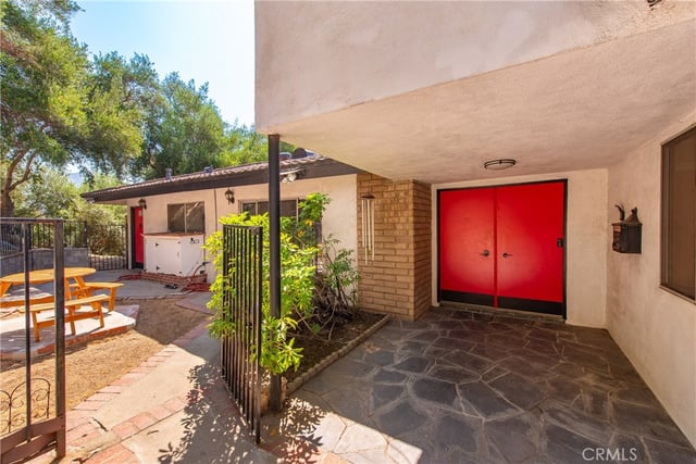 2125 Eastedge, Glendale, CA 91206 — photo 2 of 46