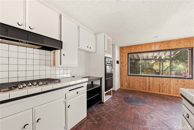 2125 Eastedge, Glendale, CA 91206 — photo 8 of 46