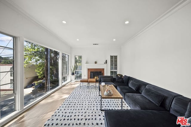 6295 Ivarene Avenue, Los Angeles, CA 90068 — photo 10 of 50
