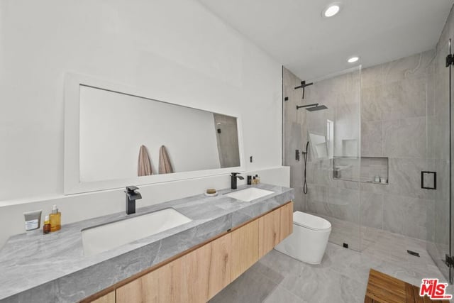 6295 Ivarene Avenue, Los Angeles, CA 90068 — photo 17 of 50
