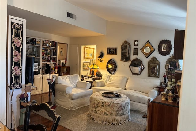 19162 Avenue Of The Oaks B, Newhall, CA 91321 — photo 3 of 8