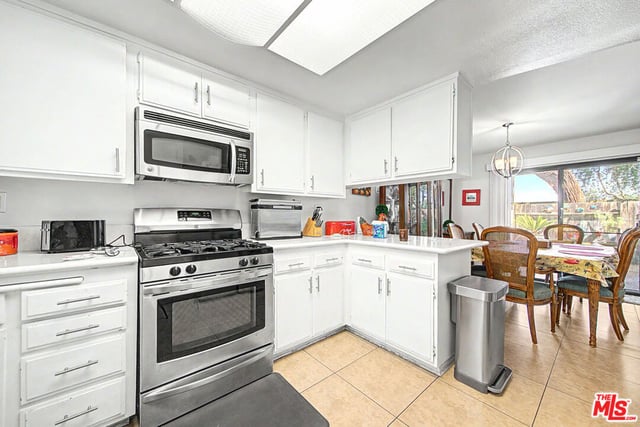 91 Helecho Court, Thousand Oaks, CA 91362 — photo 10 of 25
