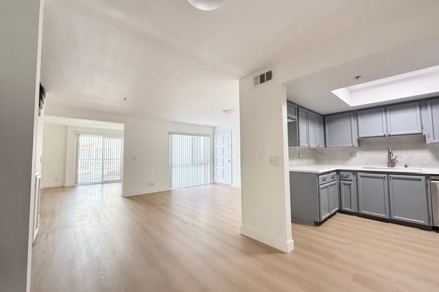116 W Maple Street 16, Glendale, CA 91204 — photo 2 of 26