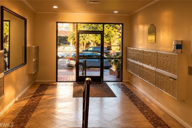 5349 Newcastle 34, Encino, CA 91316 — photo 2 of 62