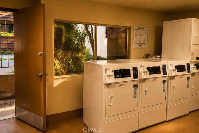5349 Newcastle 34, Encino, CA 91316 — photo 53 of 62