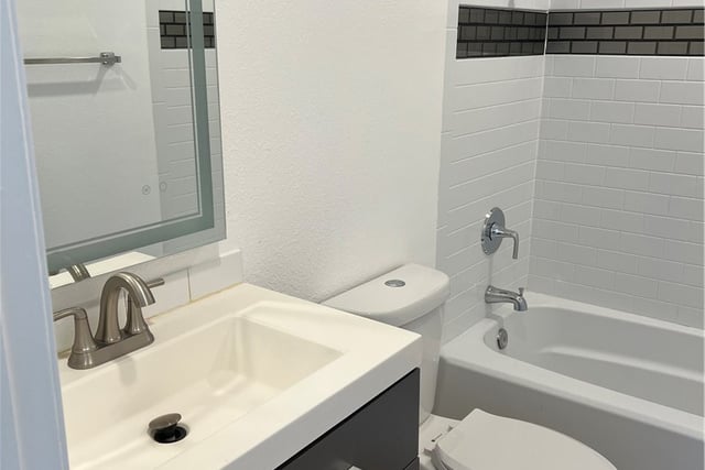 5550 Owensmouth #317, Woodland Hills, CA 91367 — photo 11 of 24