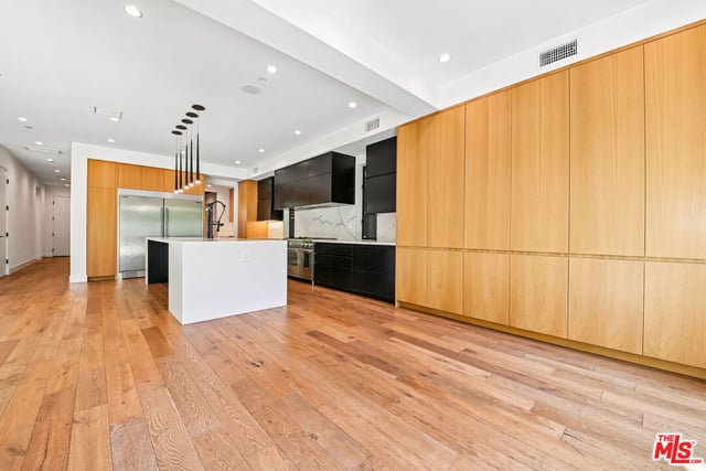 1037 Palms Boulevard, Los Angeles, CA 90291 — photo 14 of 38