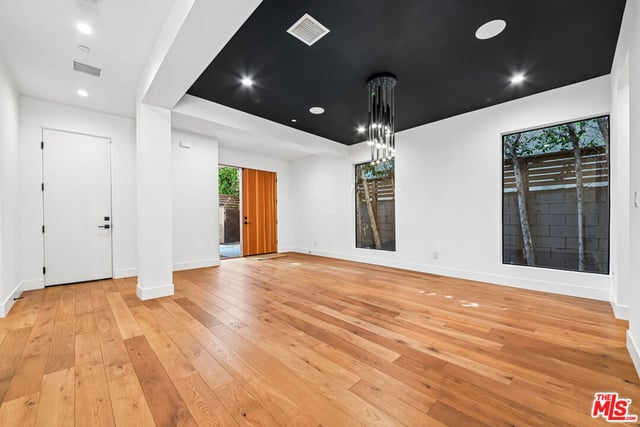 1037 Palms Boulevard, Los Angeles, CA 90291 — photo 9 of 38