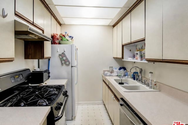 1520 Princeton Street 4, Santa Monica, CA 90404 — photo 5 of 12