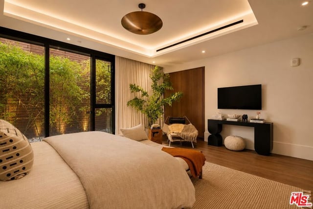 8420 W Sunset Boulevard 107, West Hollywood, CA 90069 — photo 8 of 38