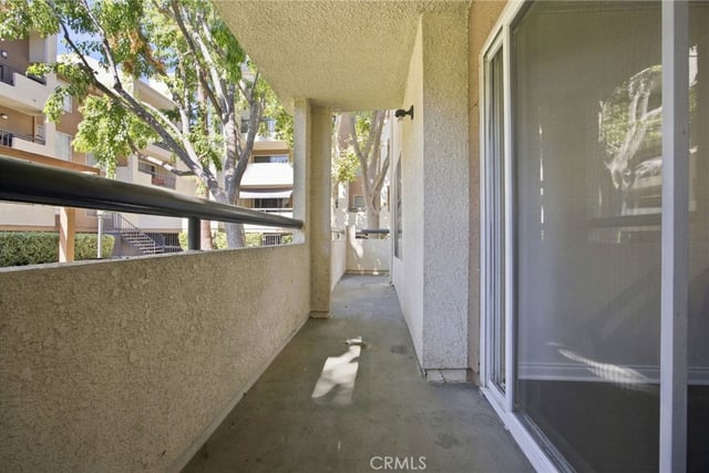 21400 Burbank 106, Woodland Hills, CA 91367 — photo 12 of 20