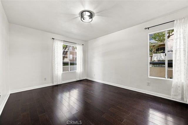 21400 Burbank 106, Woodland Hills, CA 91367 — photo 8 of 20