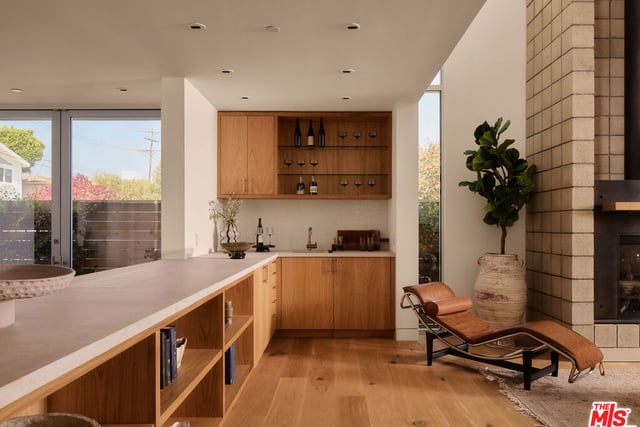 2801 Sanborn Avenue, Los Angeles, CA 90291 — photo 2 of 28