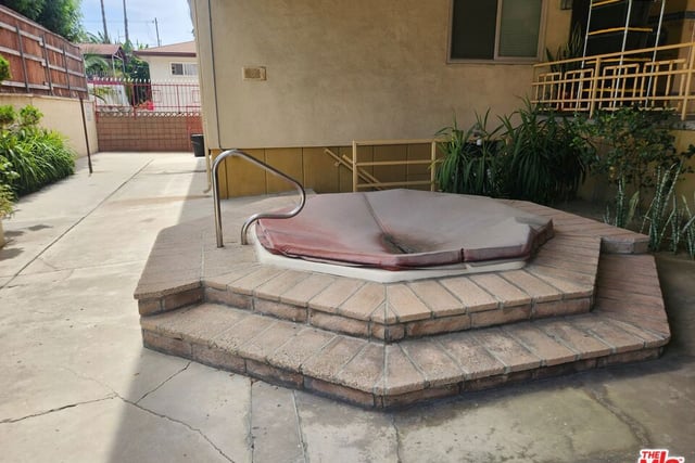 540 Evergreen Street 17, Inglewood, CA 90302 — photo 7 of 8