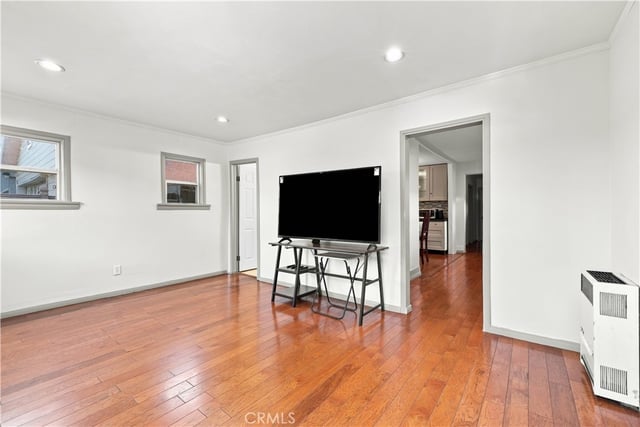 233 E Louise Street, Long Beach, CA 90805 — photo 4 of 39