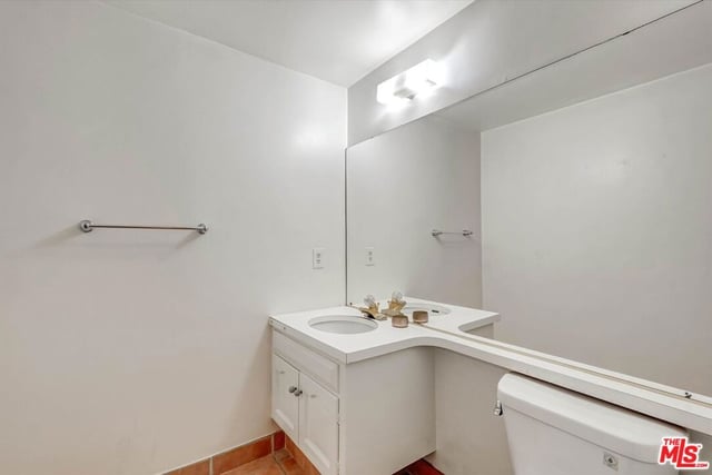 6760 Hillpark Drive 408, Los Angeles, CA 90068 — photo 15 of 35