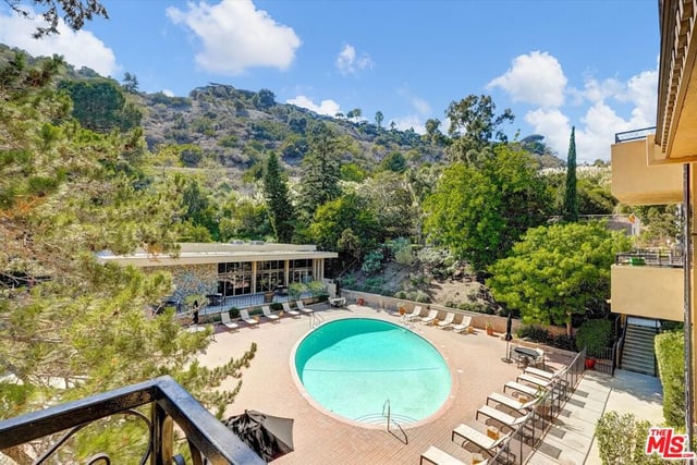 6760 Hillpark Drive 408, Los Angeles, CA 90068 — photo 17 of 35