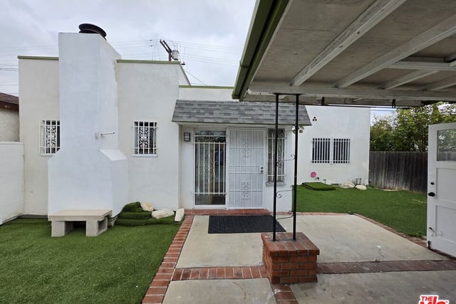 611 W 109th Street, Los Angeles, CA 90044 — photo 29 of 31