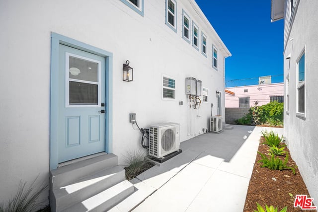 5317 Saturn Street, Los Angeles, CA 90019 — photo 31 of 48