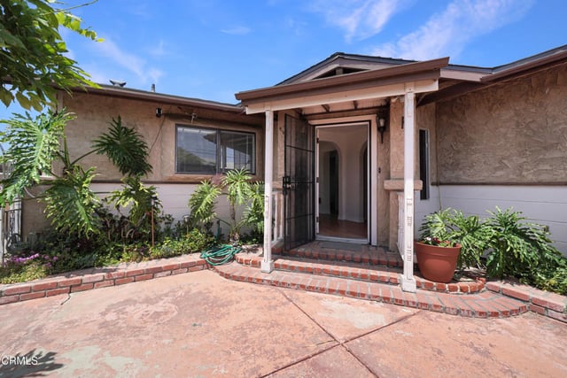 11351 Azahar Street, Ventura, CA 93004 — photo 5 of 49