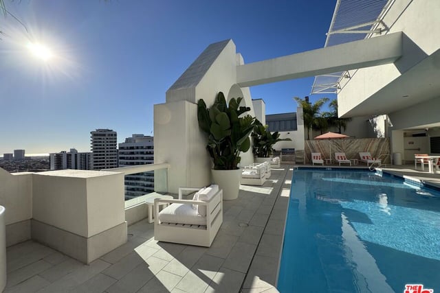 10520 Wilshire Boulevard 701, Los Angeles, CA 90024 — photo 29 of 33