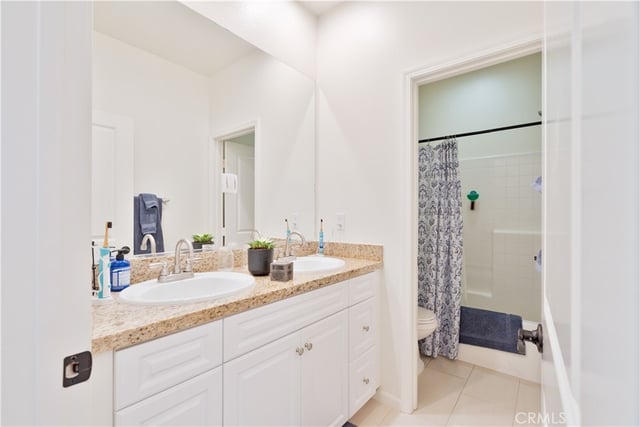 21737 Propello, Saugus, CA 91350 — photo 16 of 38