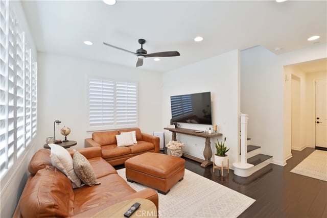 21737 Propello, Saugus, CA 91350 — photo 5 of 38