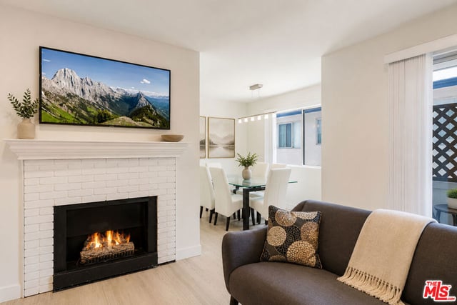404 San Vicente Boulevard 204, Santa Monica, CA 90402 — photo 6 of 14