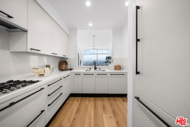900 W Olympic Boulevard 27D, Los Angeles, CA 90015 — photo 3 of 36