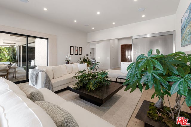 2052 Stradella Road, Los Angeles, CA 90077 — photo 8 of 35