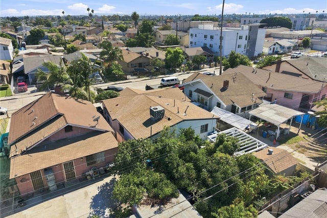 209 W 87th, Los Angeles, CA 90003 — photo 10 of 25