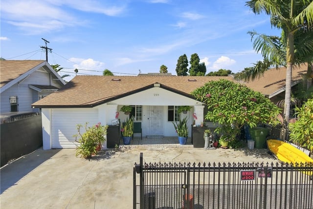 209 W 87th, Los Angeles, CA 90003 — photo 6 of 25